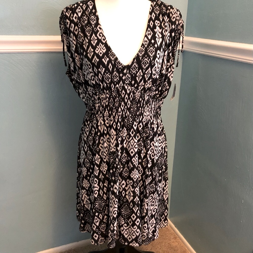 Old Navy Black and White Geometric Patterned Dress L New